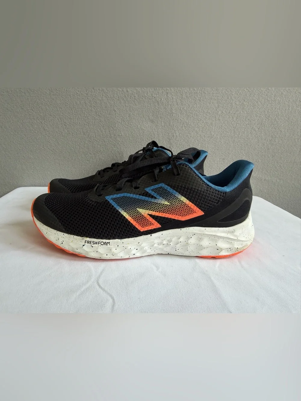 New Balance Fresh Foam Running Shoes Kids s5 Orange Blue